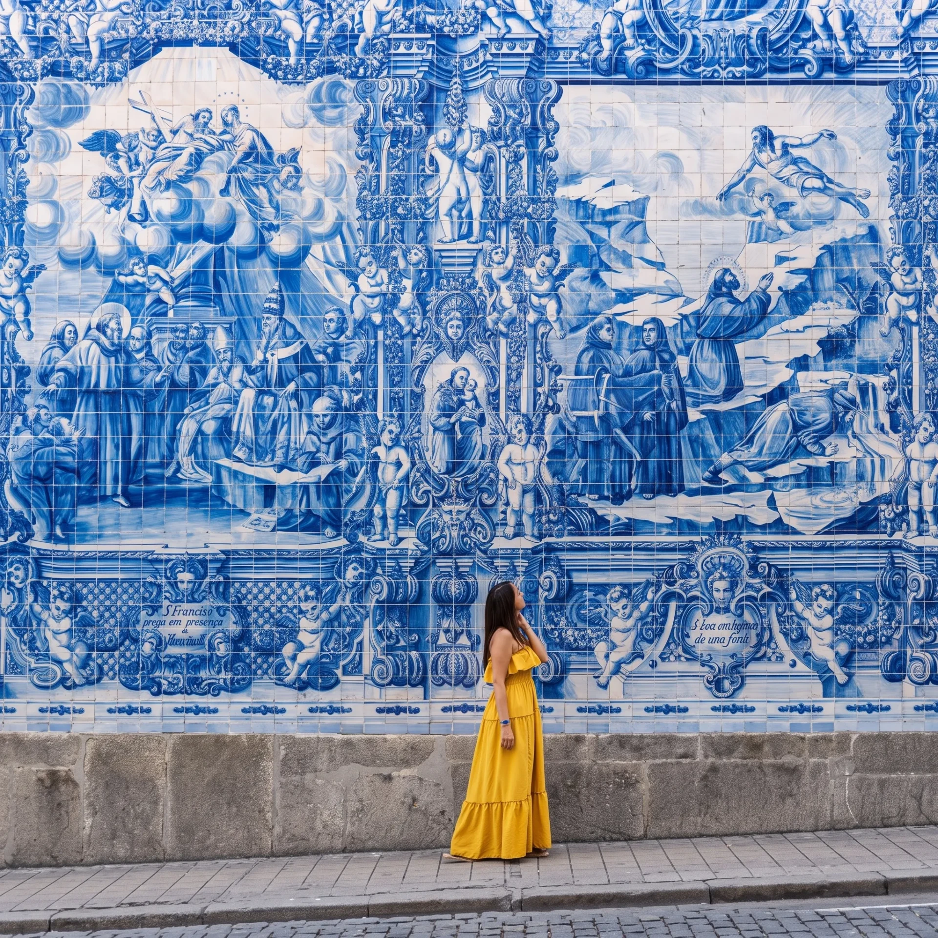 Painel tradicional de azulejos portugueses